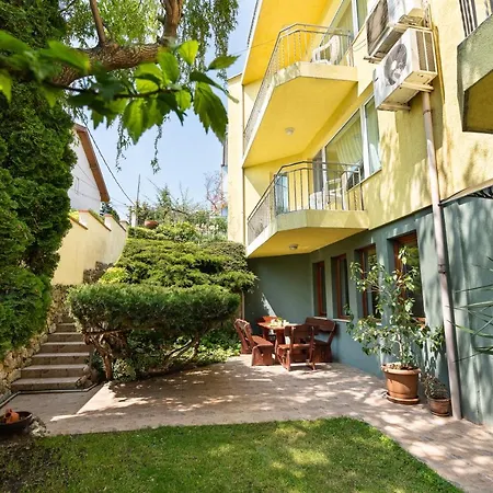 костадинов Affittacamere 3*