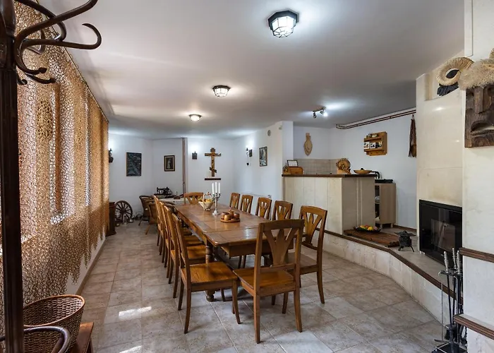 костадинов 3*